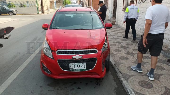 Reportan choque en Avenida Juárez; mujer reconoció responsabilidad