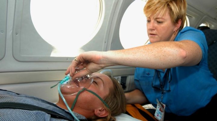 ¿Qué pasa cuando alguien muere en un avión en pleno vuelo?