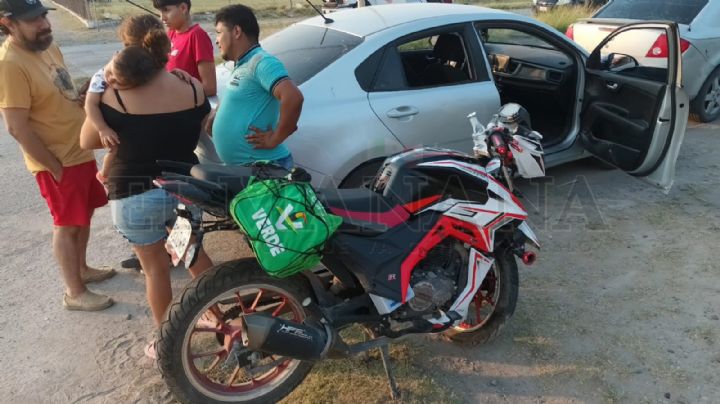 Joven motociclista salva su vida en accidente de la Colonia Lagos; solo se lastimó su pierna
