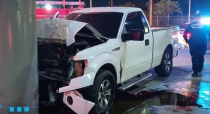 Embarazada y ebria choca su camioneta; la destrozó por completo