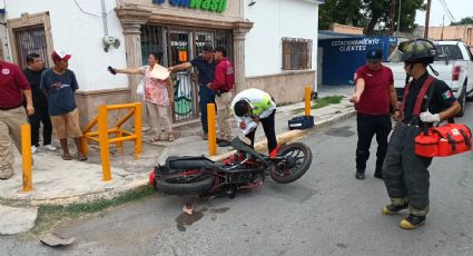 Motociclista queda malherido al estrellarse contra camioneta en Nuevo Laredo