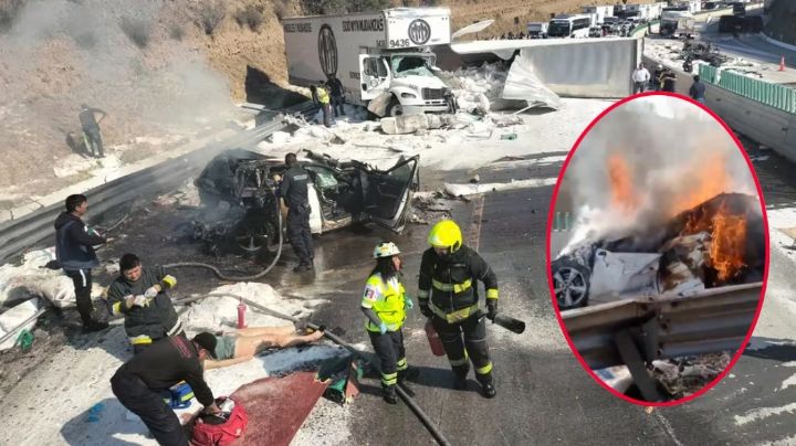 Tráiler con toneladas de azúcar choca contra automóviles y provoca incendio | VIDEO