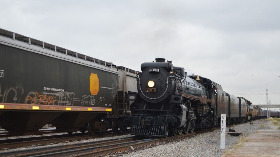 El tren de vapor pasó por Nuevo Laredo.