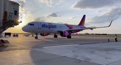 Sale el primer vuelo de Laredo, Texas, a Los Ángeles, California | VIDEO