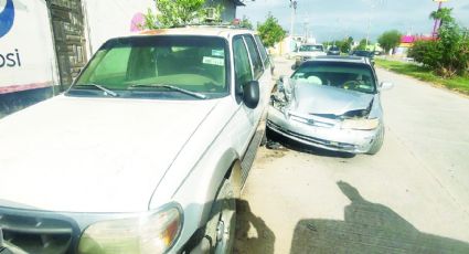 Por picudo y acelerado conductor destroza su vehículo en Palmares; huye del lugar