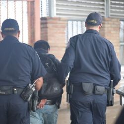 Detienen en el puente Juárez-Lincoln a hombre acusado por delitos sexuales