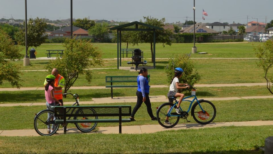 El Rodeo Ciclista y Feria de Seguridad en el Verano fue en el parque El Edén.