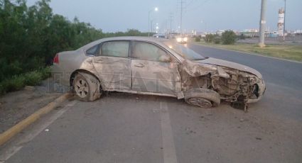 Hombre destroza su auto en Bulevar Colosio; iba a exceso de velocidad