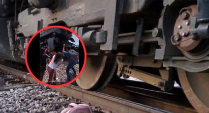 MOMENTO EXACTO en que locomotora de vapor arrolla a mujer frente a su hijo