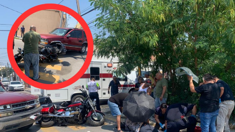 Camioneta embiste aparatosamente a motociclista en el centro de Nuevo Laredo; lucha por su vida