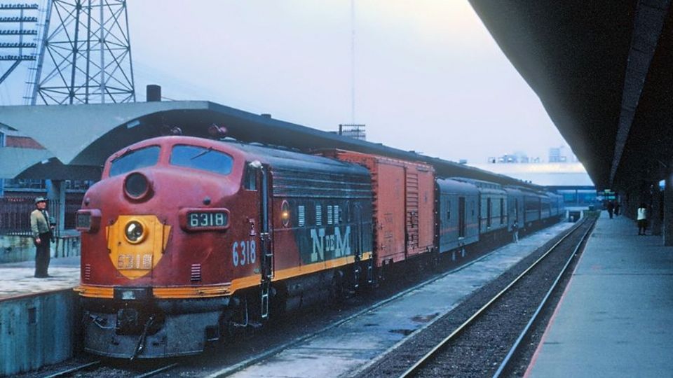 Antiguo tren en la estación de Nuevo Laredo