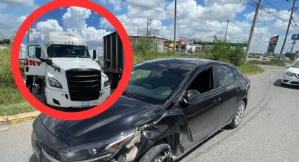 Trailera se cambia de carril y se estrella con carro en la Carretera Nacional