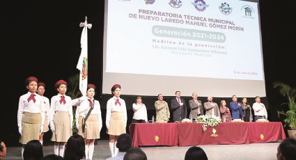 Egresan alumnos de la Preparatoria Técnica Manuel Gómez Morín