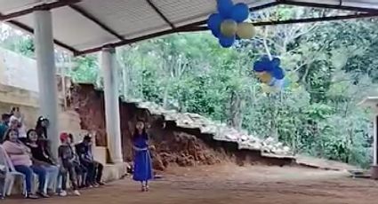 Solo una alumna egresa de una primaria rural, pero le organizan su fiesta de graduación | VIDEO