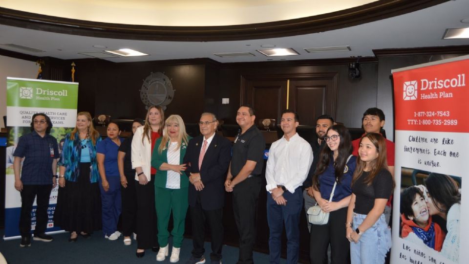 El acalde Doctor Víctor Treviño hace un llamado a las familias para que aprovechen esta feria de salud.