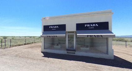 Conoce la tienda Prada perdida en medio del desierto de Texas, a solo 35 kilómetros de la frontera