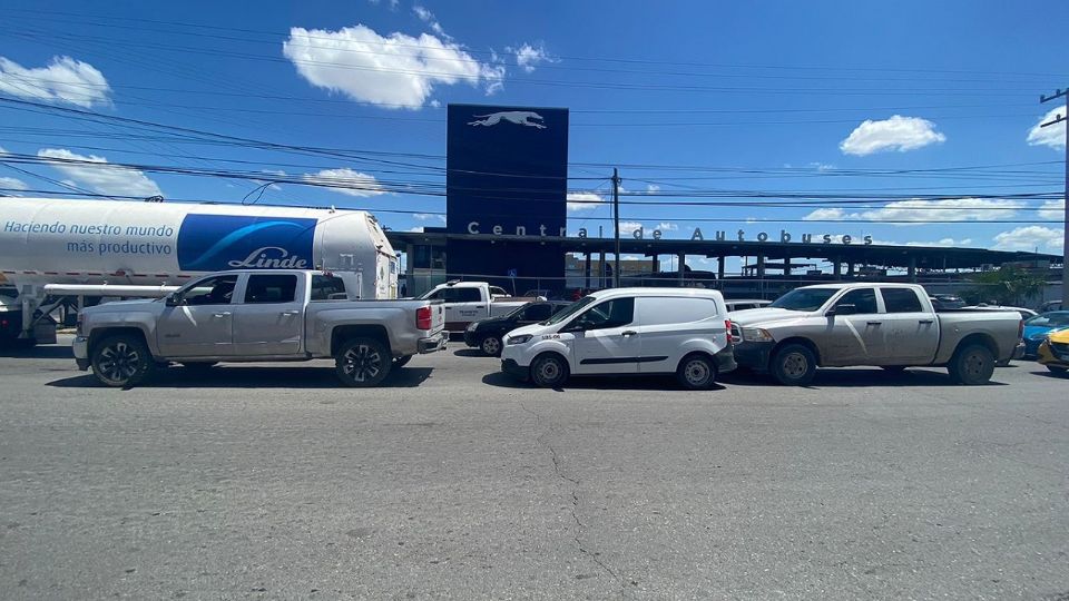 Hombre no mide distancia y pega por detrás en la Cesar López de Lara y Anáhuac