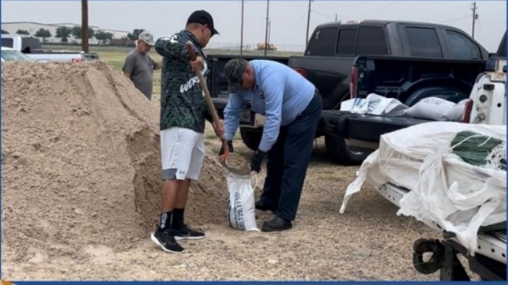 Suspenden entrega de costales de arena en Laredo, Texas