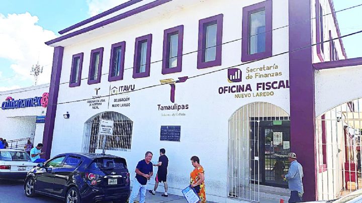 Haga presupuesto; vienen engomado y cambio de placas en Nuevo Laredo