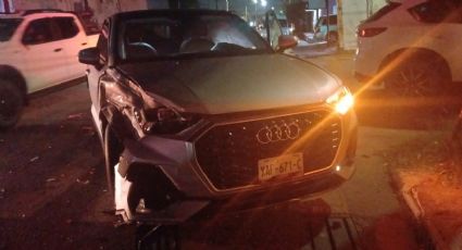 Choca a mujer conductor que conducía su flamante Audi Q3 en calles del centro de Nuevo Laredo