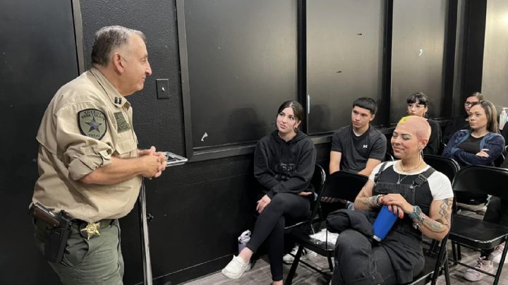 En Laredo dan pláticas para saber qué hacer en caso de un tirador activo