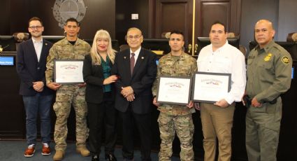 Reconocen en Laredo a elementos de la Patrulla Fronteriza y a civil que salvaron a mujer de tiburón