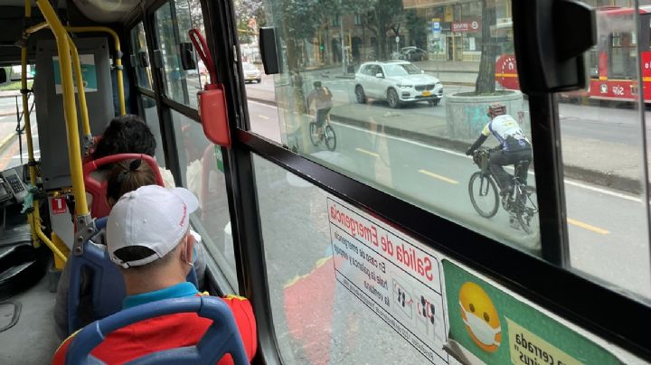 ¿Cómo salir por la ventanilla de un autobús en caso de un accidente grave? | VIDEO