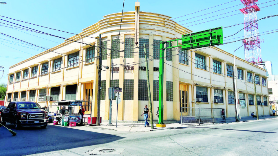 La Escuela Primaria Miguel Hidalgo es la más antigua de Nuevo Laredo.