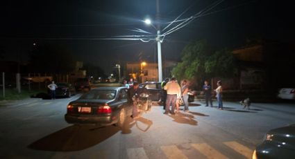 Por no respetar el alto, joven automovilista provoca aparatoso choque en la colonia Hidalgo