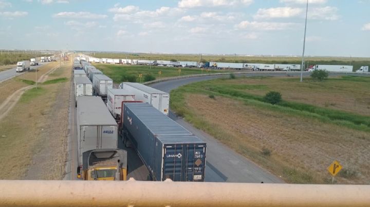 Accidente carretero desquicia tráfico en la Mex 2 y provoca filas kilométricas