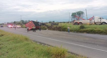 Rebase imprudente provoca choque con tráiler en la carretera Victoria Monterrey: cuatro muertos