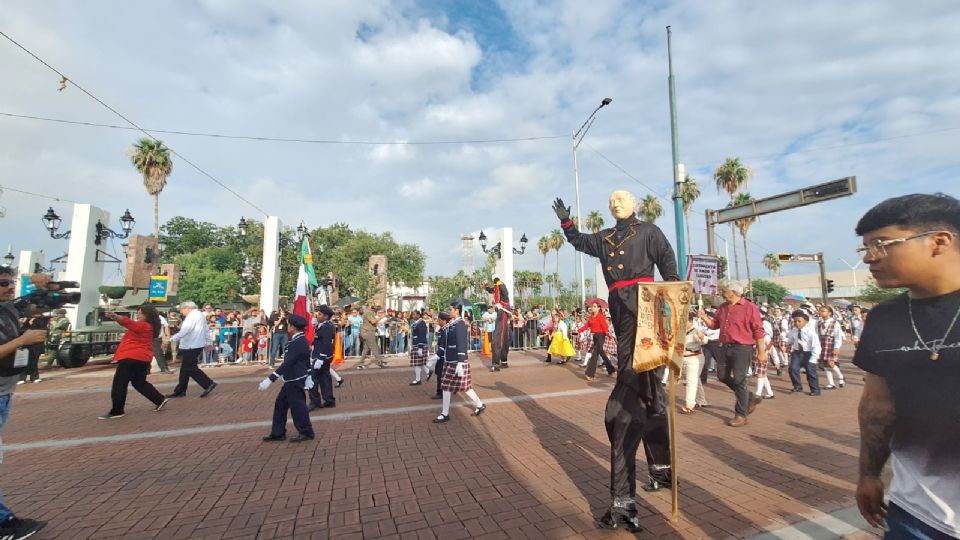 Desfile de conmemoración del inicio de la Independencia en Nuevo Laredo