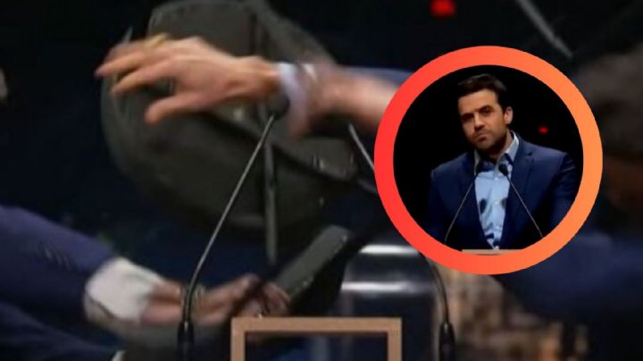 MOMENTO  EXACTO en que un político golpea con una silla a su rival; la transmisión fue interrumpida