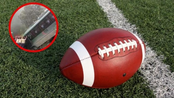 Se vuelca autobús que transportaba equipo de futbol americano; tres jugadores murieron