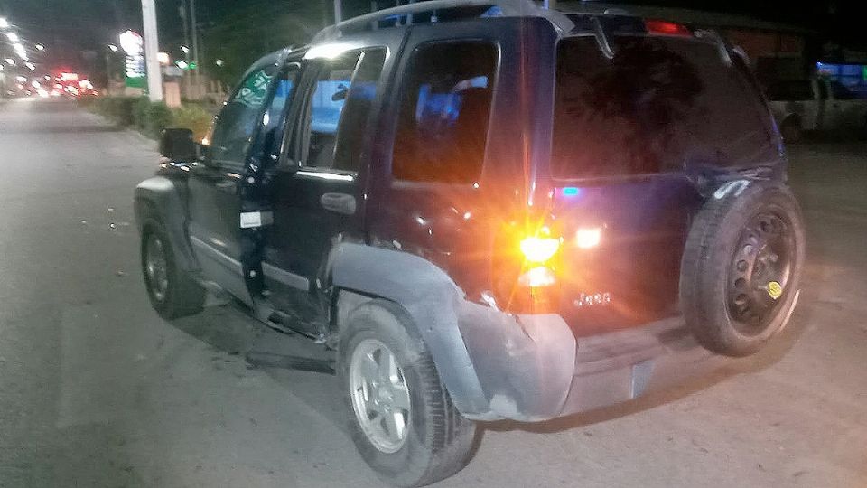 Jeep Liberty volcado.