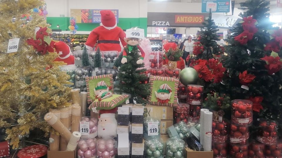 En los comercios locales ya es Navidad