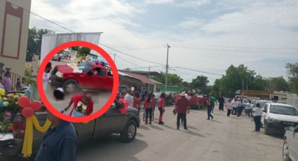 Abuelito arrolla a 6 personas y mata a otra afuera de una iglesia en Tamaulipas | VIDEO