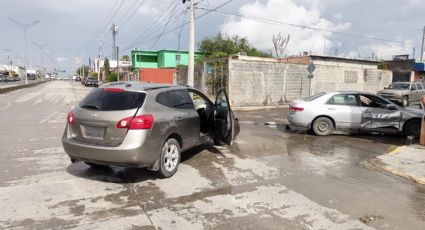 Mujer provoca brutal choque en el freccionamiento el Progreso; menor queda herido