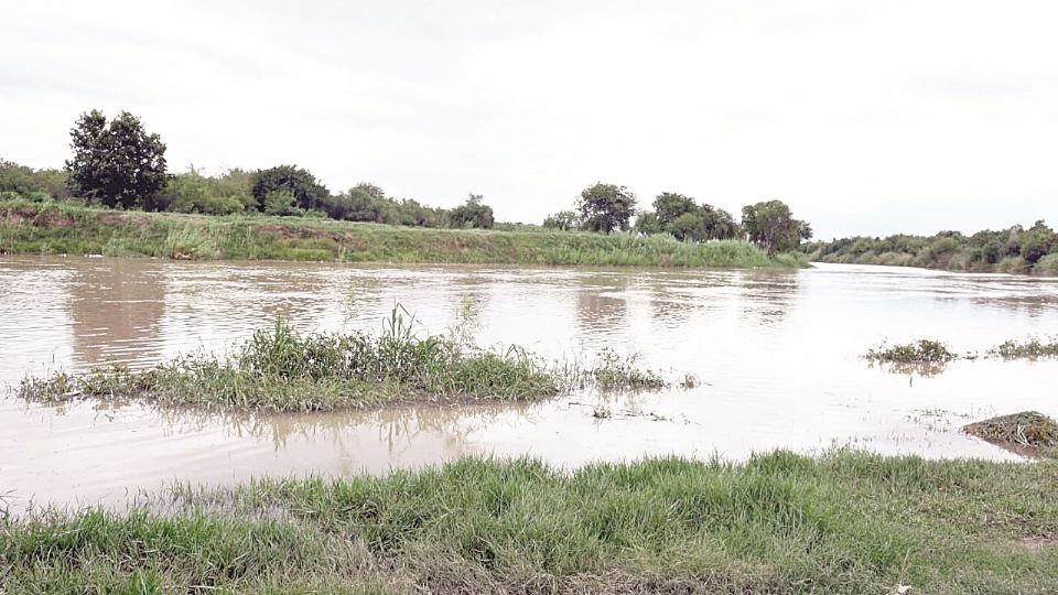 Las fuertes lluvias no sólo incrementaron el nivel del Bravo, también casi llenaron las presas de los ranchos.