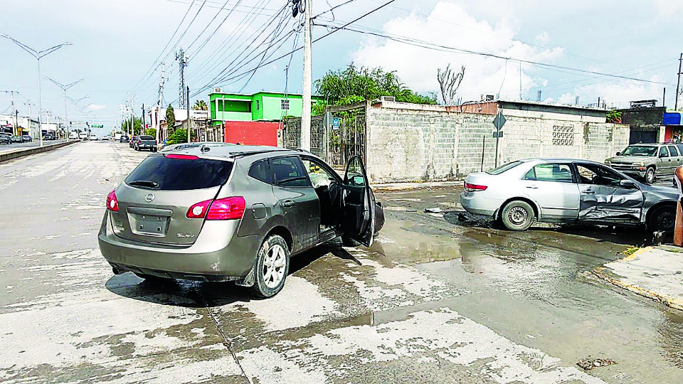 No respetar los límites de velocidad e ignorar los señalamientos viales, son las causas principales de accidentes de tráfico en Nuevo Laredo.