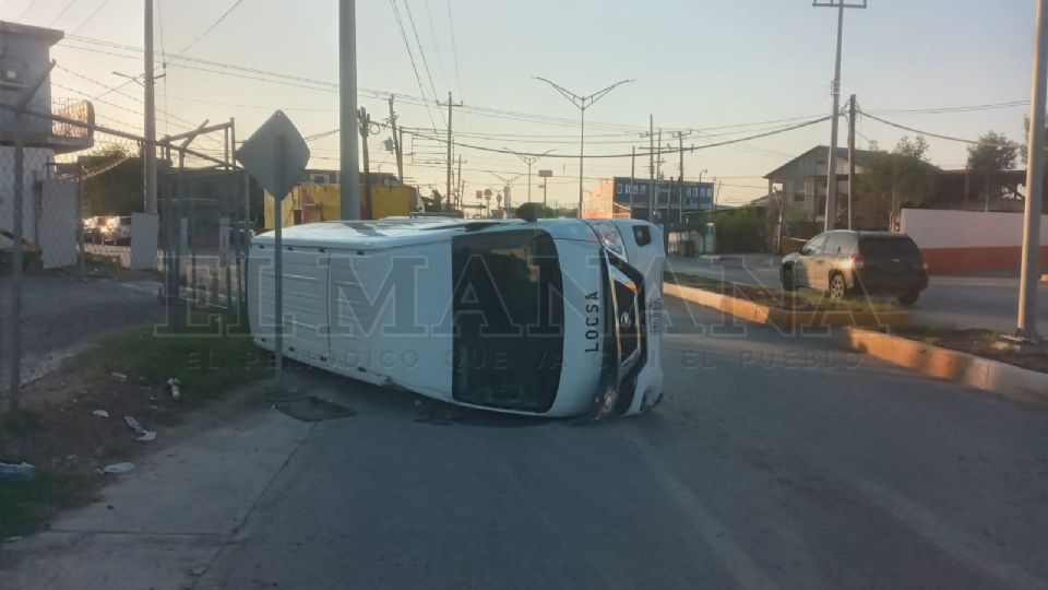 La falta de pericia al volante y el exceso de velocidad llevaron al conductor a este peligroso accidente vial