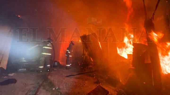 Arde casa en la colonia Nueva Era; habitantes perdieron todo por culpa de las llamas