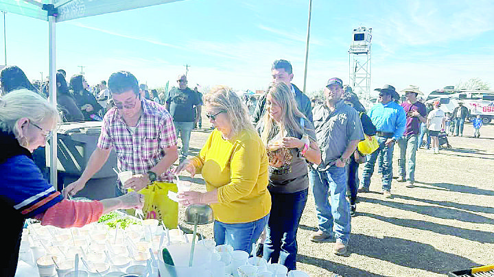 Menudo Bowl, todo un éxito en Laredo; miles disfrutan de música, entretenimiento y sabor