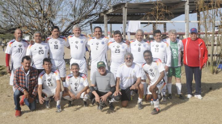 Muestra autoridad Quintana R Tours en la  Liga Independiente Colosso Veteranos de Nuevo Laredo