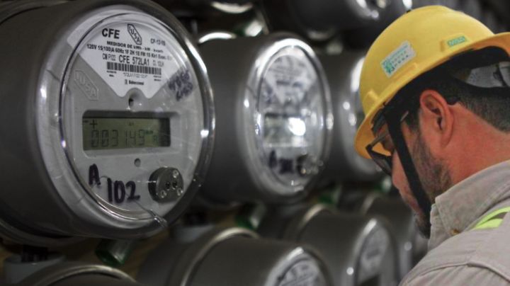 CFE: ¿pueden los empleados quitar mi medidor de luz sin mi permiso?