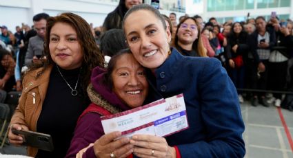 Sheinbaum comienza entrega de tarjetas de la Pensión Mujeres Bienestar