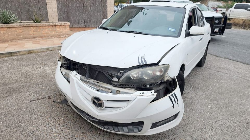 Con este Mazda, el conductor lesionó a una mujer.