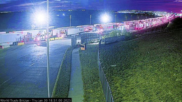 Puente del Comercio Mundial: aceleran exportación por temor a aranceles