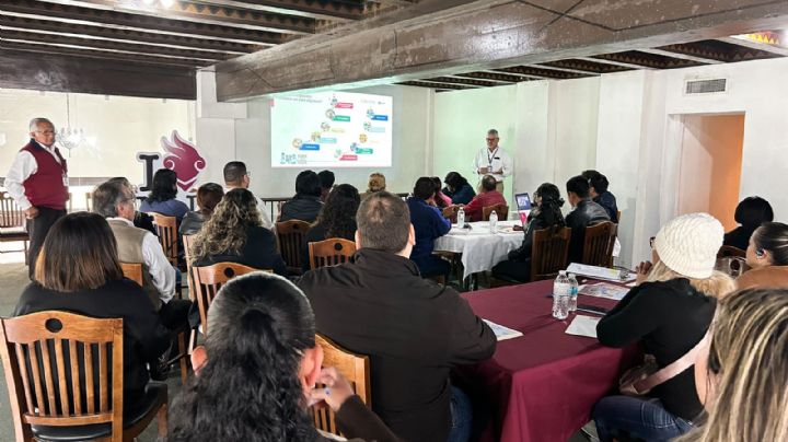 Capacitan a emprendedores locales para impulsar sus negocios en Nuevo Laredo