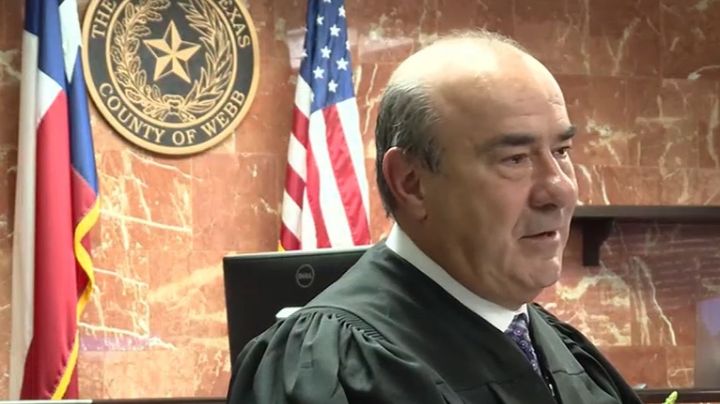 David Eugenio García toma posesión como juez de la corte de distrito 406